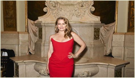 Alicia Silverstone Recreated Cher's Red 'Clueless' Dress